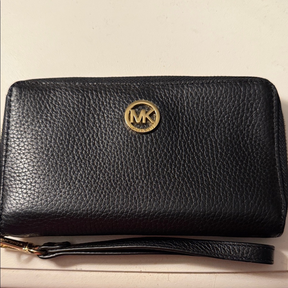 MICHAEL KORS Fulton Pebbled Luggage Black Leather Wristlet Wallet